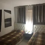 Cozzy Cottage, In Center Of تيرانا