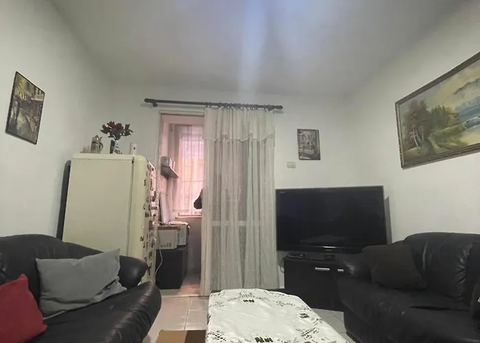 Cozzy Cottage, In Center Of Appartamento Tirana