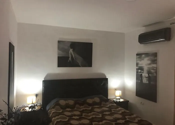 Cozzy Cottage, In Center Of Appartamento Tirana