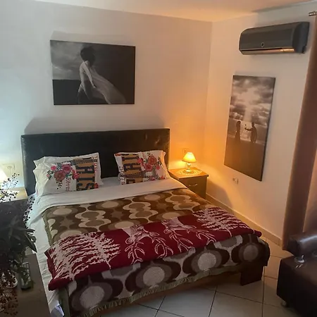 Апартаменты Cozzy Cottage, In Center Of Тирана